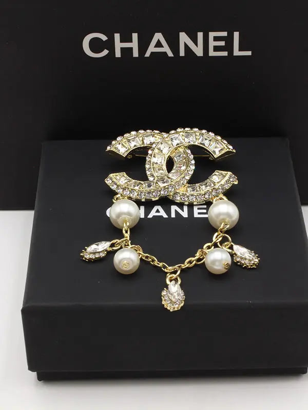 بروش شانيل كرستال لولو بيرل بروش chanel