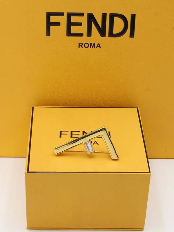 بروش فندي الجديد بروش fendi ذهبي