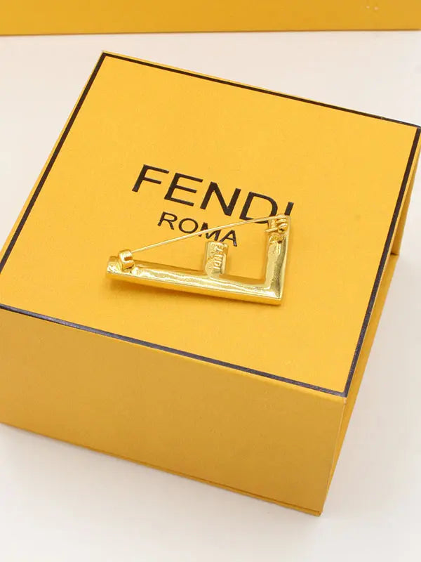 بروش فندي الجديد بروش fendi