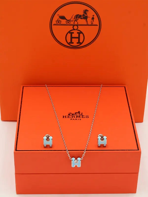 طقم هيرمز ملون ناعم ماستر لوقو اطقم HERMES سماوي فضي