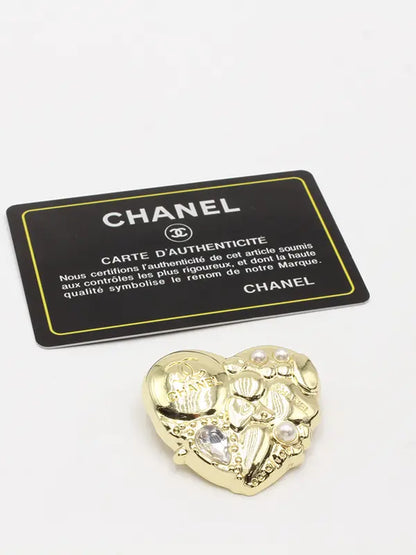 بروش شانيل قلب 220 بروش chanel ذهبي