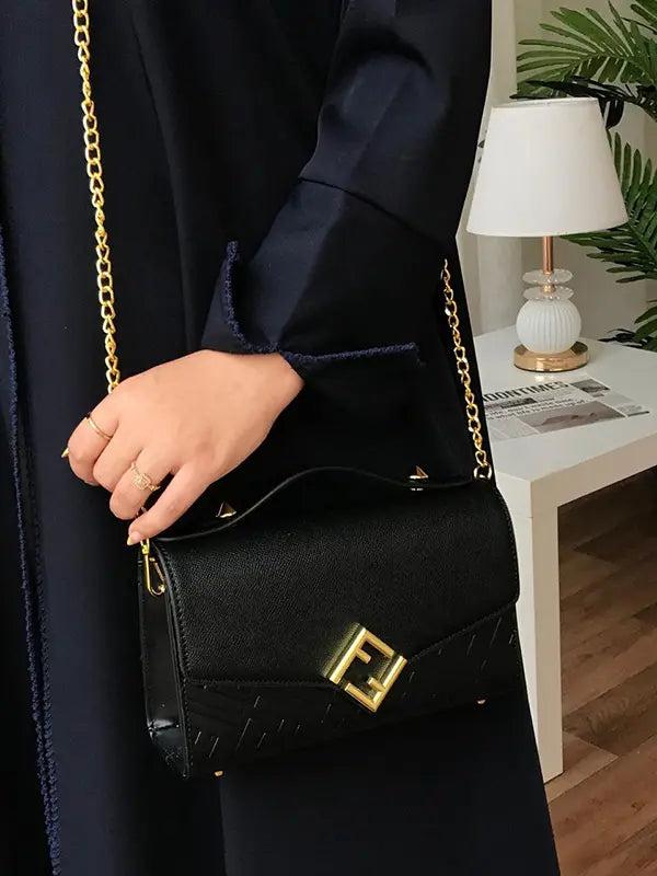 شنطة فندي صغيره اسود ماستر نيو لوقو شنط وحقائب fendi bags