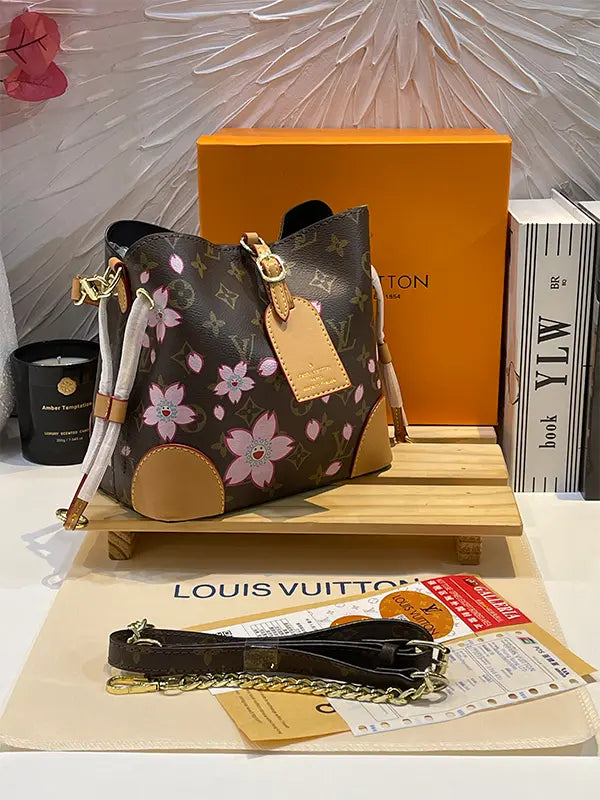 شنطة لويس فيتون ماستر بنية شنط وحقائب louis vuitton bags