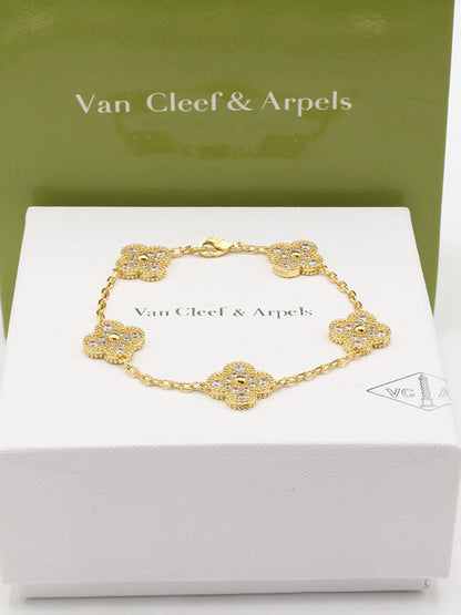 اساور فان كليف الماستر الجديده