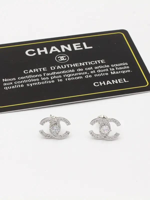 حلق شانيل زركون صغير 621 حلق chanel فضي