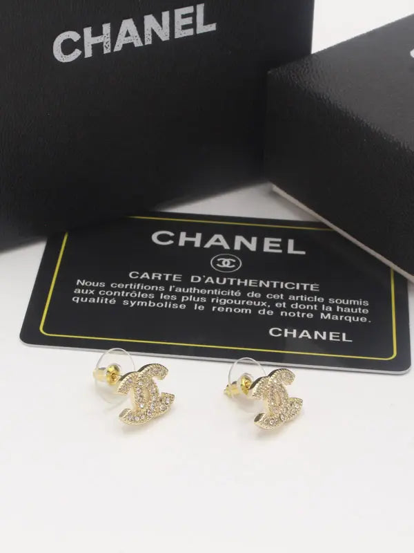 حلق شانيل صغير زركون 663 حلق chanel