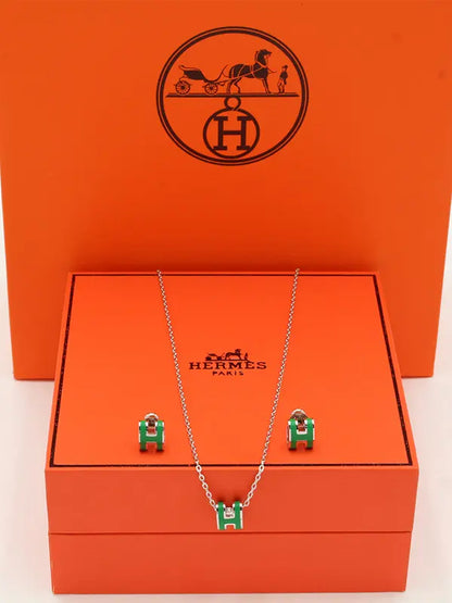 طقم هيرمز ملون ناعم ماستر لوقو اطقم HERMES اخضر فضي