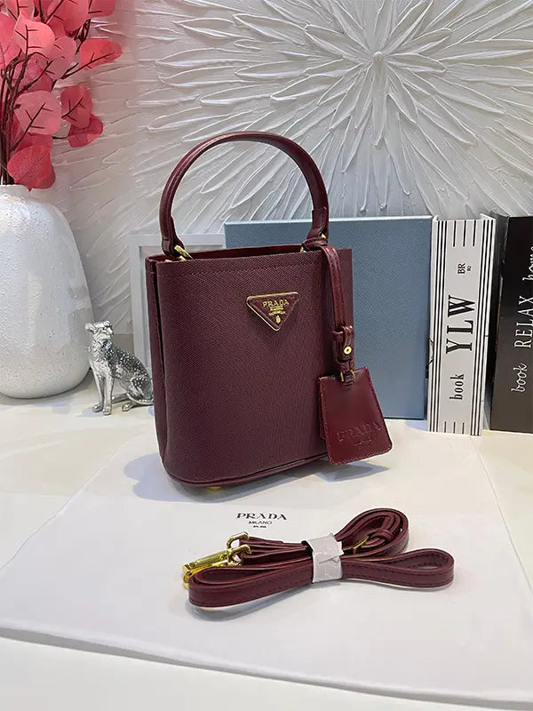 شنطة برادا شنط وحقائب brada bags