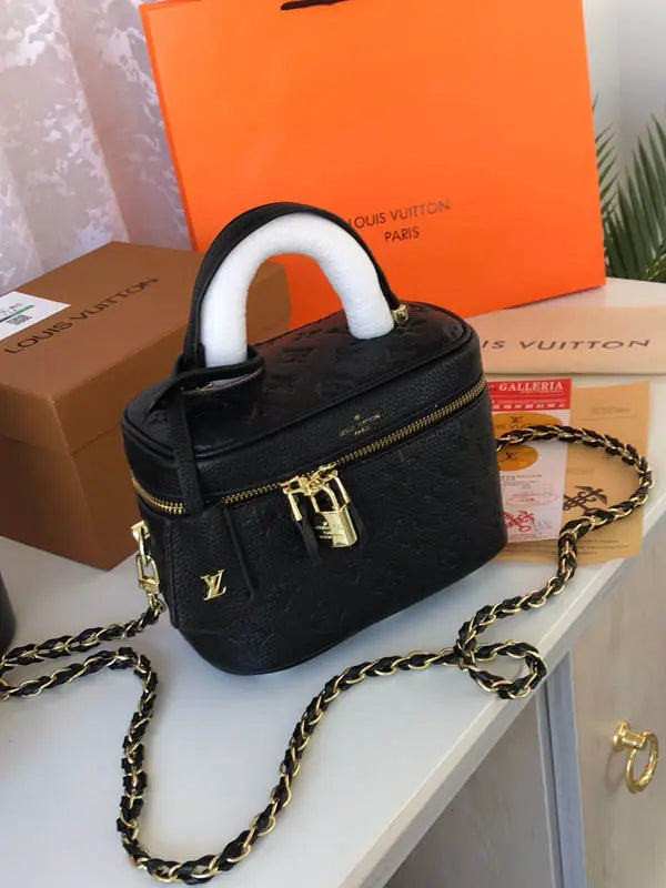 شنطة لويس فيتون وسط ماستر اسود شنط وحقائب louis vuitton bags