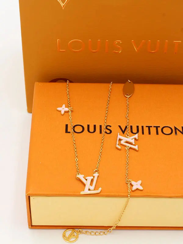طقم لويس فيتون شيل ناعم 2 قطع اطقم louis vuitton