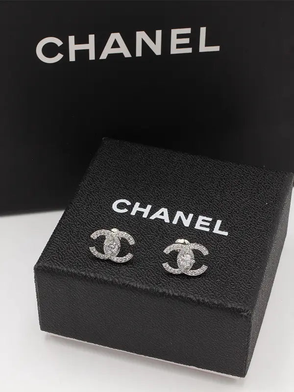 حلق شانيل زركون صغير 621 حلق chanel