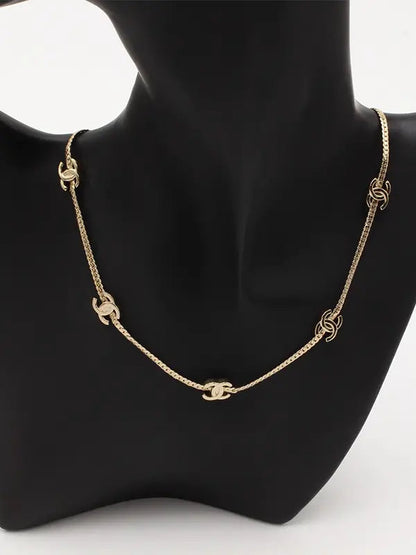 عقد شانيل تشوكر لوقو سلسال chanel