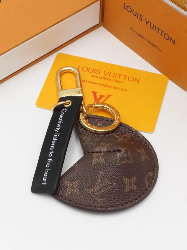 ميدالية لويس فيتون 243 ميدالية louis vuitton