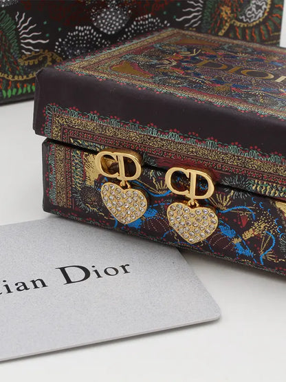 حلق ديور هارت كريستال لوقو حلق dior