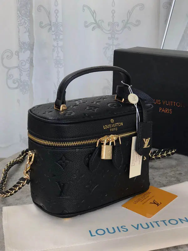 شنطة لويس فيتون وسط ماستر اسود شنط وحقائب louis vuitton bags