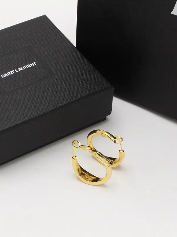 حلق ايف سان لوران مدور ذهبي لوقو حلق ysl