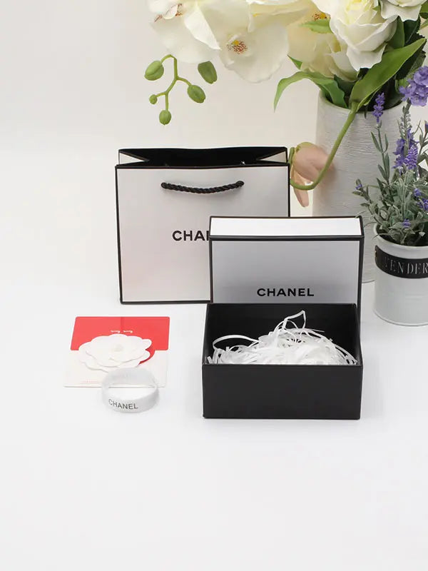 ملحقات اكسسوارت شانيل الجديد هدايا chanel