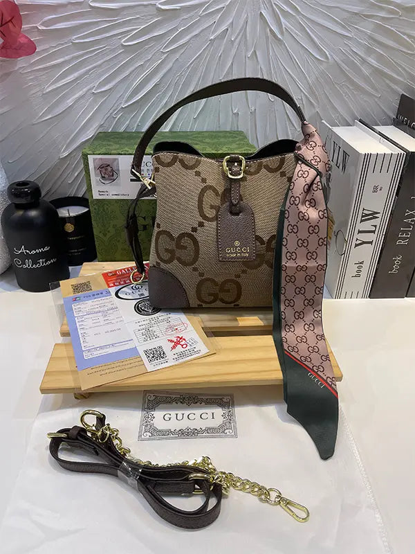 شنطة قوتشي ماستر وسط بني شنط وحقائب gucci bags