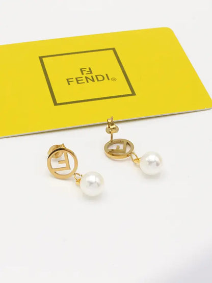 حلق فندي ميتال بيرل لوقو حلق fendi