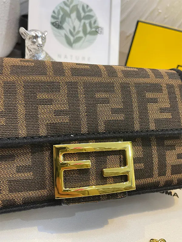 شنطة فندي نيو لوك ماستر شنط وحقائب fendi bags