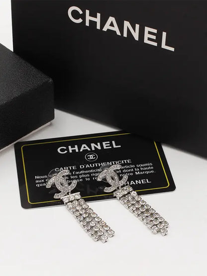 حلق شانيل 541 حلق chanel فضي