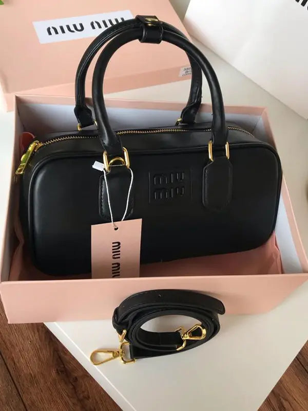 شنطة ميو ميو فلات الهبه ماستر شنط وحقائب miumiu bags