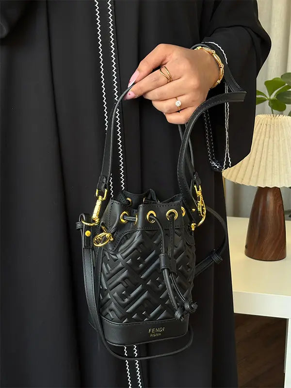 شنطة فندي اسود ماستر شنط وحقائب fendi bags