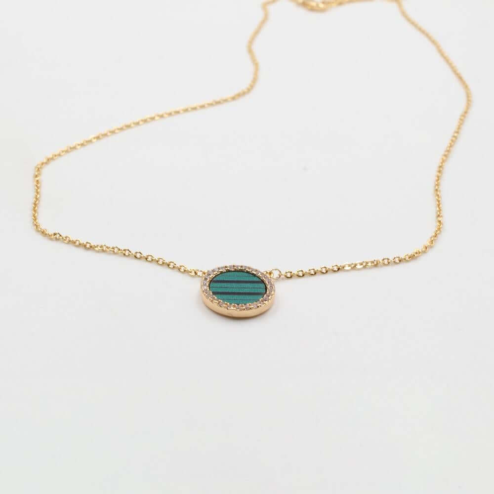 سلسال حجر ملون سلسال متوفر 7 لون