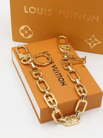 ميدالية لويس فيتون 238 ميدالية louis vuitton