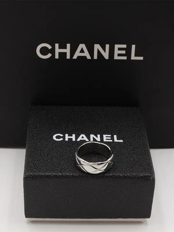 دبلة خاتم شانيل لوقو وسط خواتم chanel