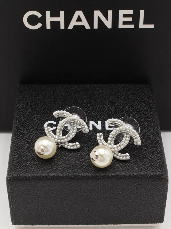 حلق شانيل لولو فضي ماستر حلق chanel
