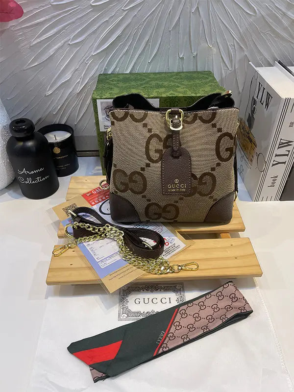 شنطة قوتشي ماستر وسط بني شنط وحقائب gucci bags