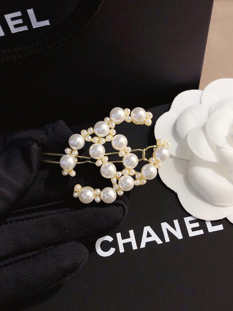 بكلة شعر شانيل لوقو اكسسوارات شعر chanel