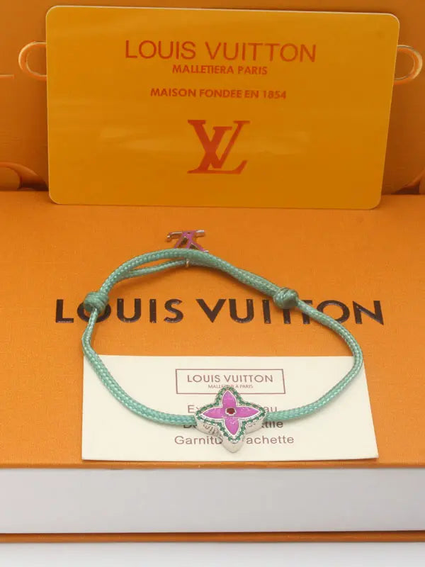 اساور لويس فيتون بلو اديشن لوقو ماستر اسواره louis vuitton ذهبي