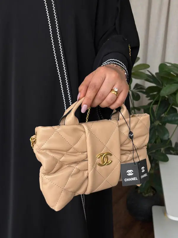 شنطة شانيل فيونكة الجديده