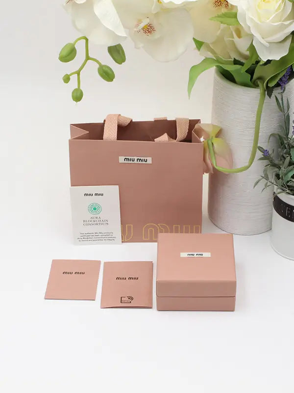 ملحقات ميو ميو للاكسسوارات هدايا miumiu
