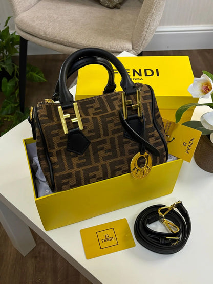شنطة فندي هاي كواليتي الماستر صغيره شنط وحقائب fendi bags