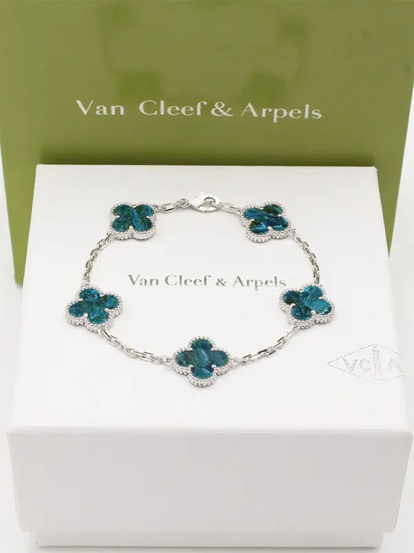 اساور فان كليف الماستر الجديده