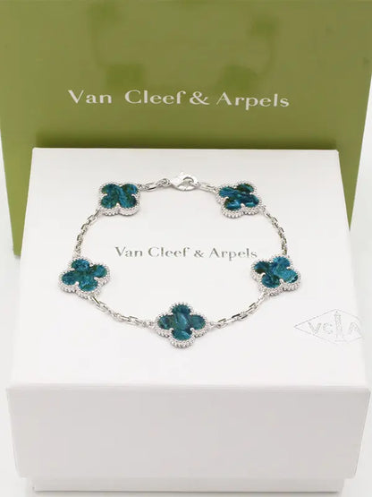 اساور فان كليف الماستر الجديده