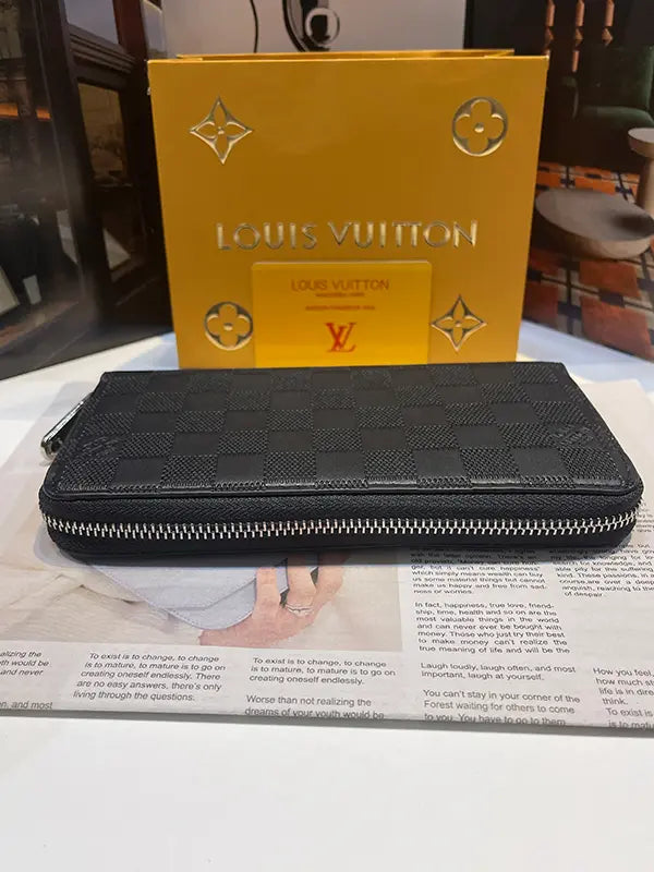 بوك لويس فيتون 323 محافظ louis vuitton bags
