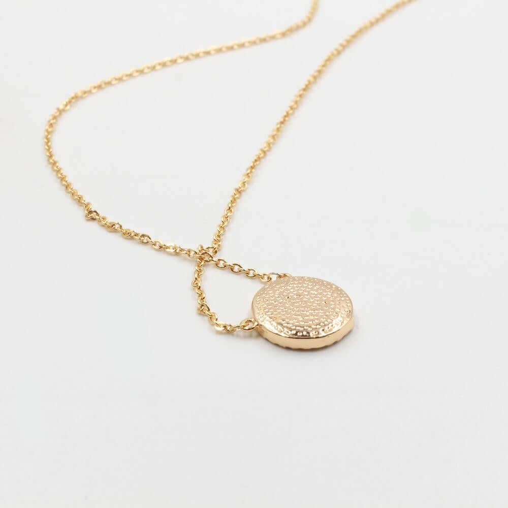 سلسال حجر ملون سلسال متوفر 7 لون