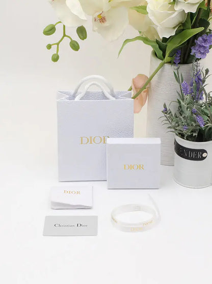 ملحقات ديور الذهبية الجديده هدايا dior