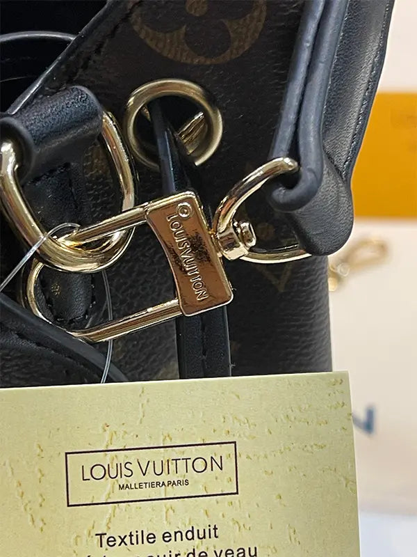 شنطة لويس فيتون ماستر بني وسط شنط وحقائب louis vuitton bags