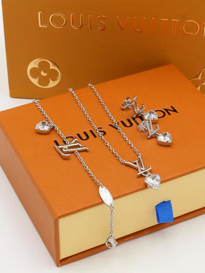 طقم لويس فيتون ماستر لوقو 3 قطع اطقم louis vuitton