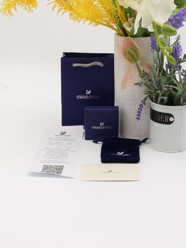 (ملحقات سواروفسكي (علبه صغيره هدايا Swarovski