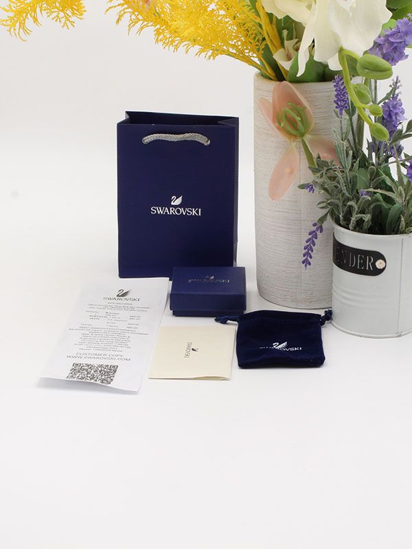 (ملحقات سواروفسكي (علبه صغيره هدايا Swarovski