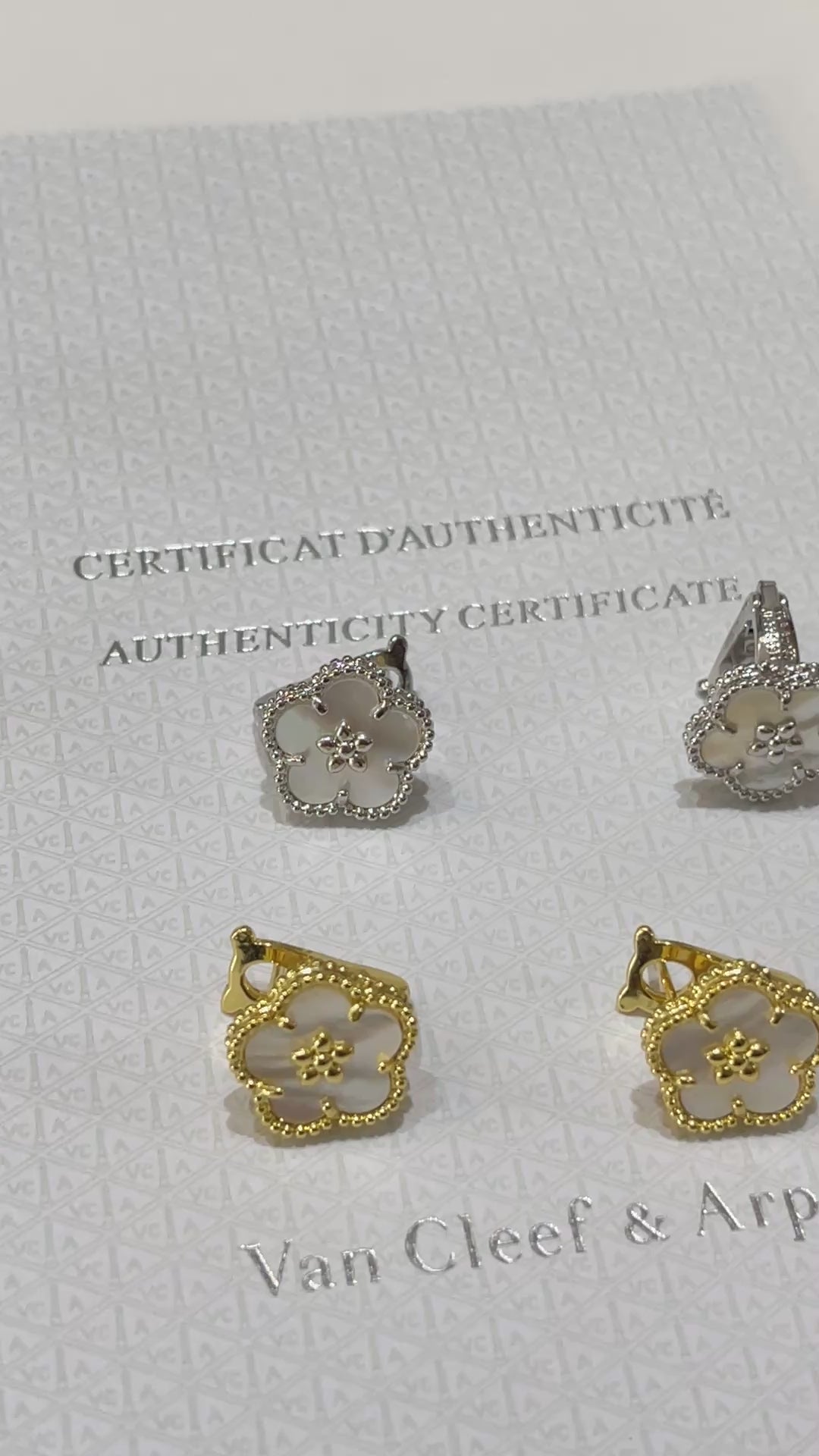 حلق فان كليف زهرات الامبرا اند اربلز الماستر حلق van cleef