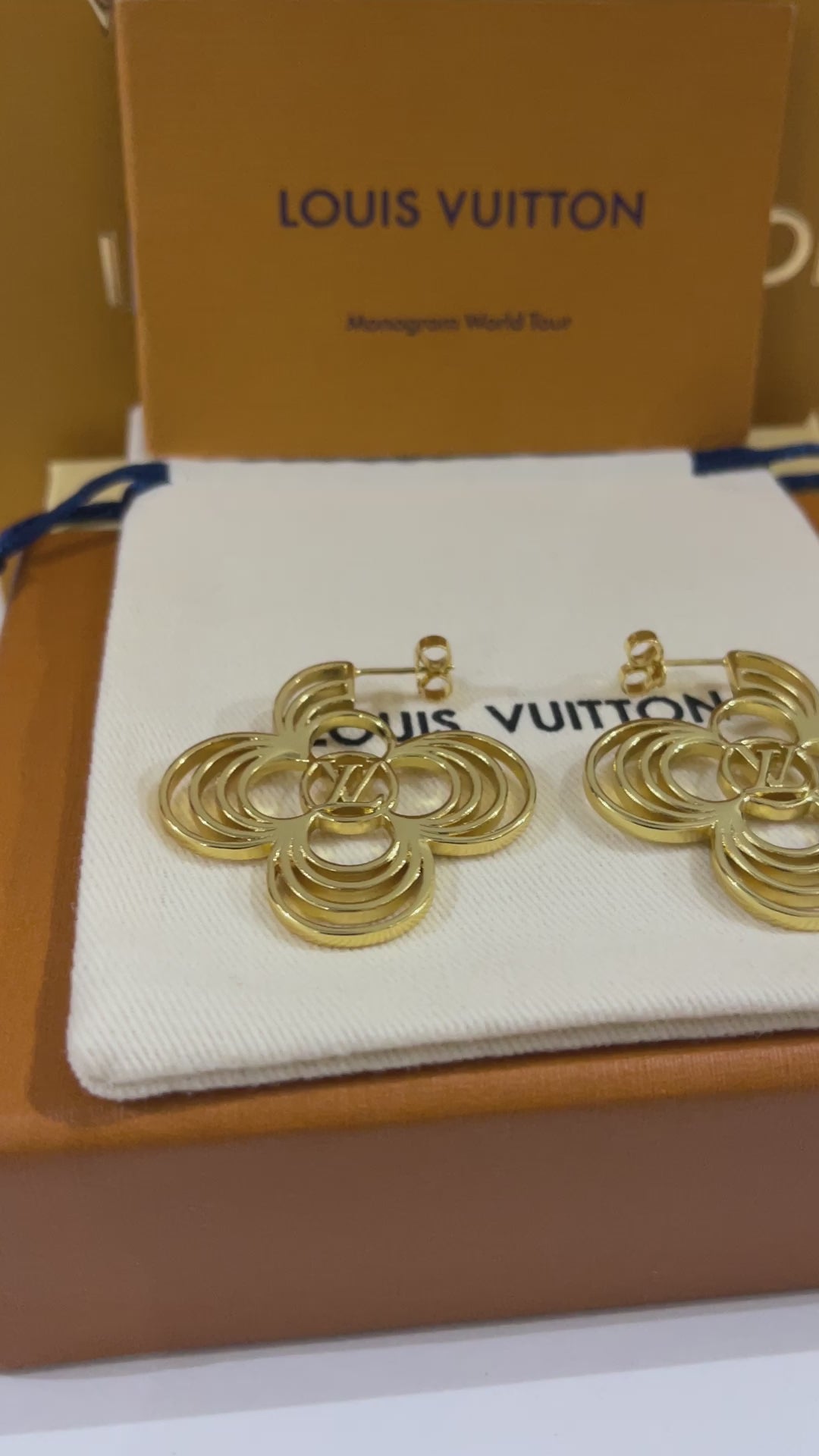 حلق لويس فيتون بيق فلاور لوقو حلق louis vuitton