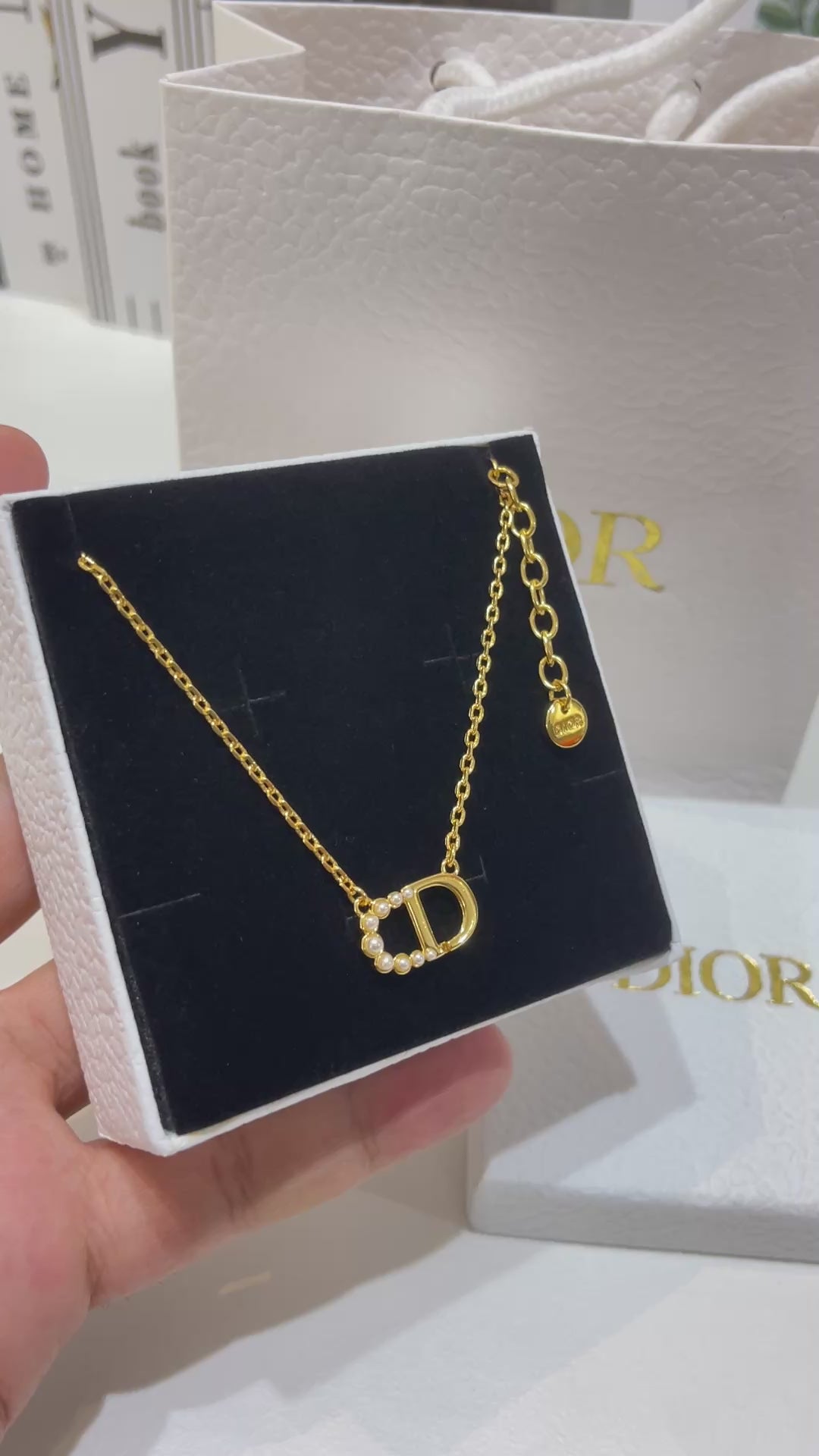 سلسال ديور سايد بيرل لوقو سلسال dior