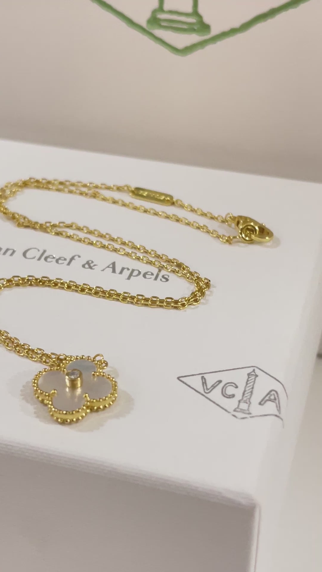 سلسال فان كليف الوردي الجديد سلسال van cleef